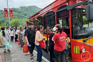 字母哥：老里是1100胜冠军教练 很多人生涯都没打过那么多场